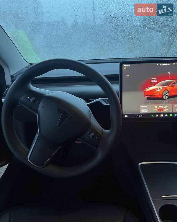 Седан Tesla Model 3 2023 в Житомирі