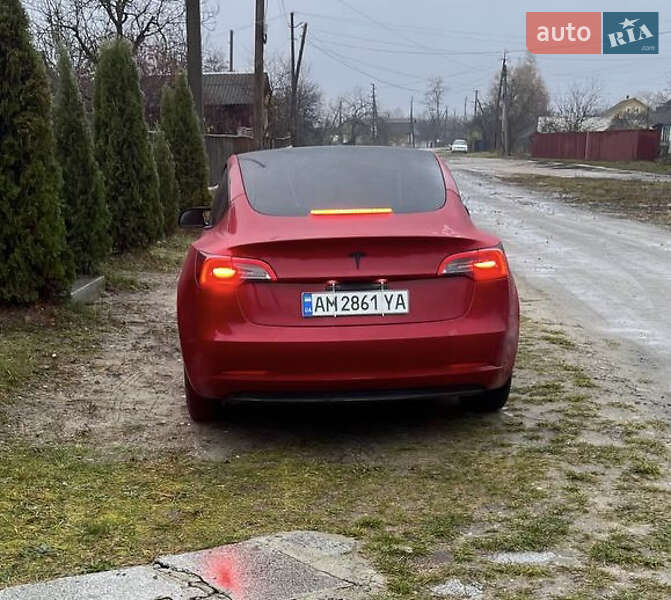 Седан Tesla Model 3 2023 в Житомирі