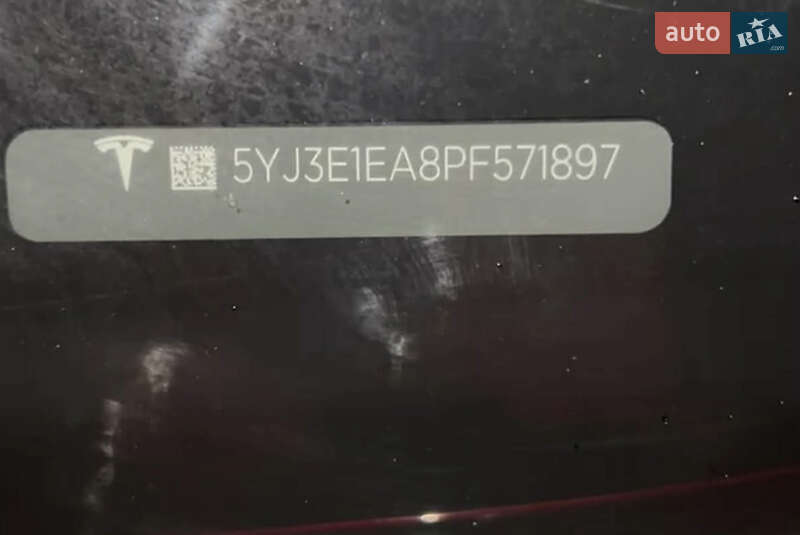 Седан Tesla Model 3 2023 в Житомирі