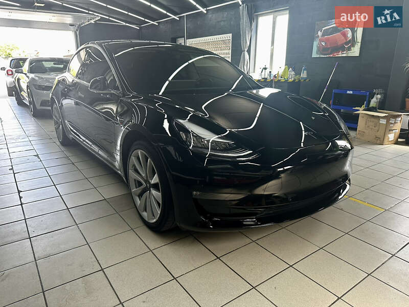 Седан Tesla Model 3 2019 в Киеве