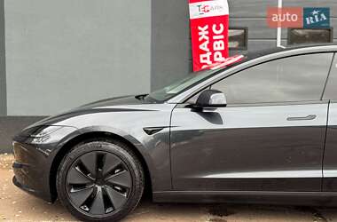 Седан Tesla Model 3 2024 в Києві