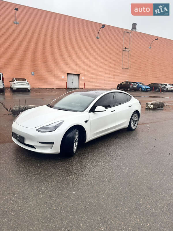 Седан Tesla Model 3 2022 в Киеве фото 3 Седан Tesla Model 3 2022 в Киеве