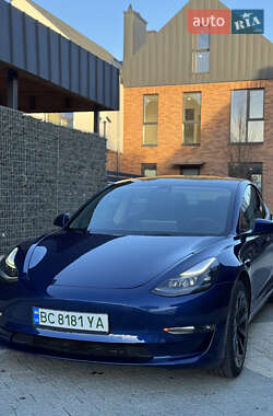 Седан Tesla Model 3 2021 в Львове