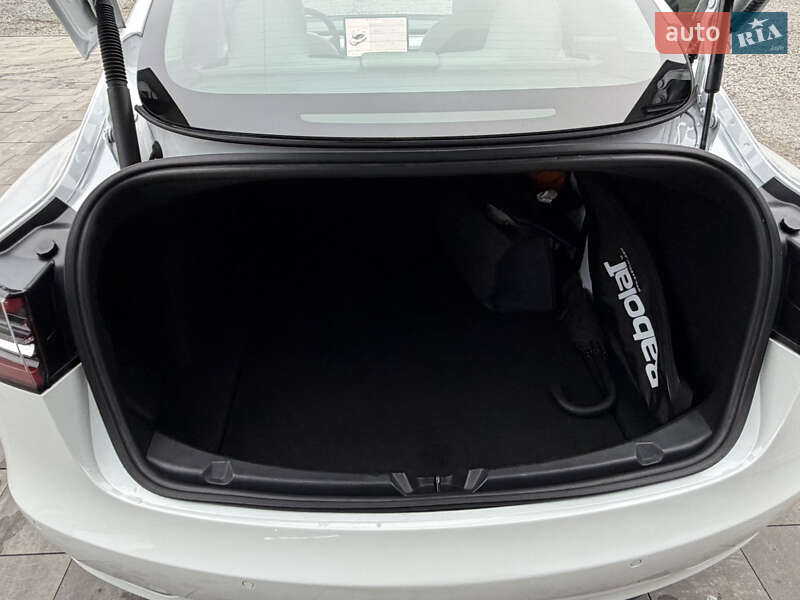 Седан Tesla Model 3 2021 в Киеве фото 15 Седан Tesla Model 3 2021 в Киеве