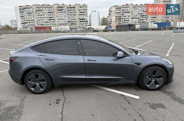 Седан Tesla Model 3 2022 в Киеве