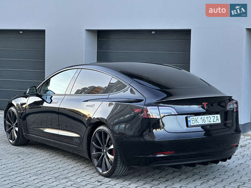 Седан Tesla Model 3 2019 в Тернополі