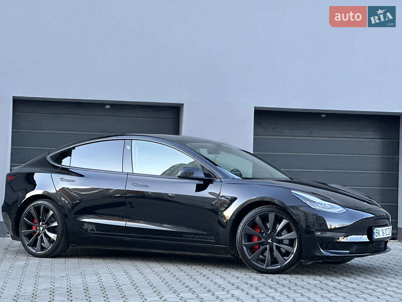 Седан Tesla Model 3 2019 в Тернополі