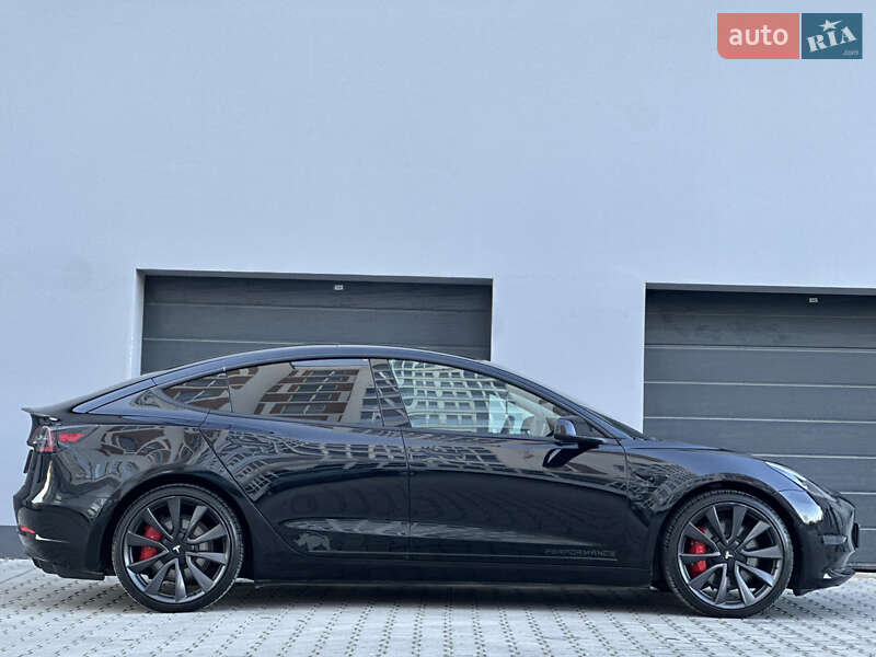 Седан Tesla Model 3 2019 в Тернополі