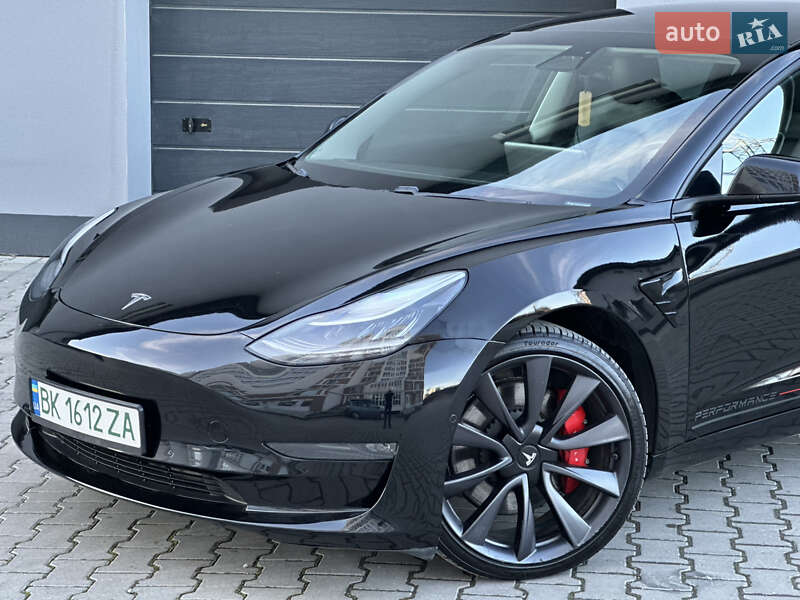 Седан Tesla Model 3 2019 в Тернополі