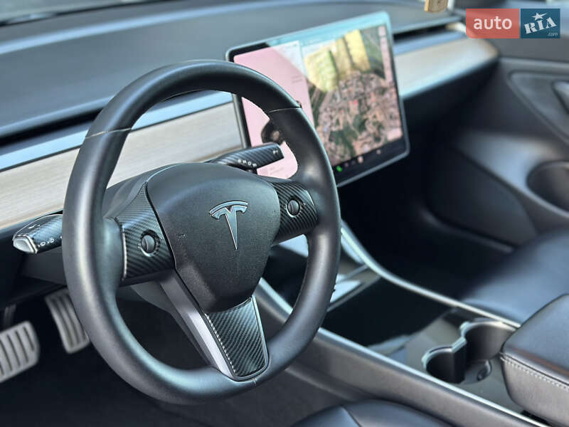 Седан Tesla Model 3 2019 в Тернополі