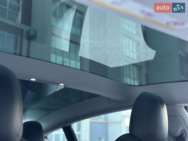 Седан Tesla Model 3 2019 в Тернополі
