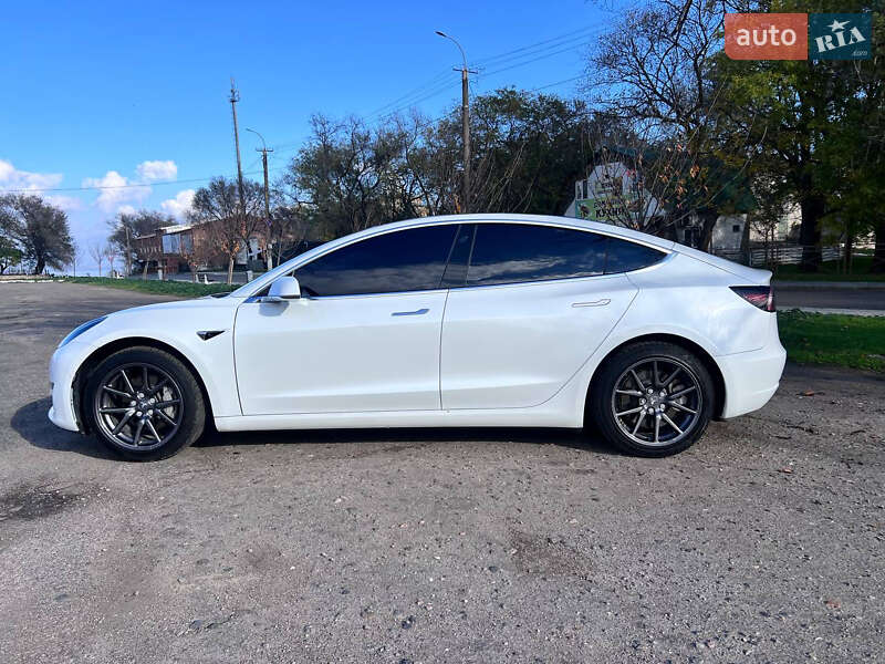 Седан Tesla Model 3 2020 в Одессе