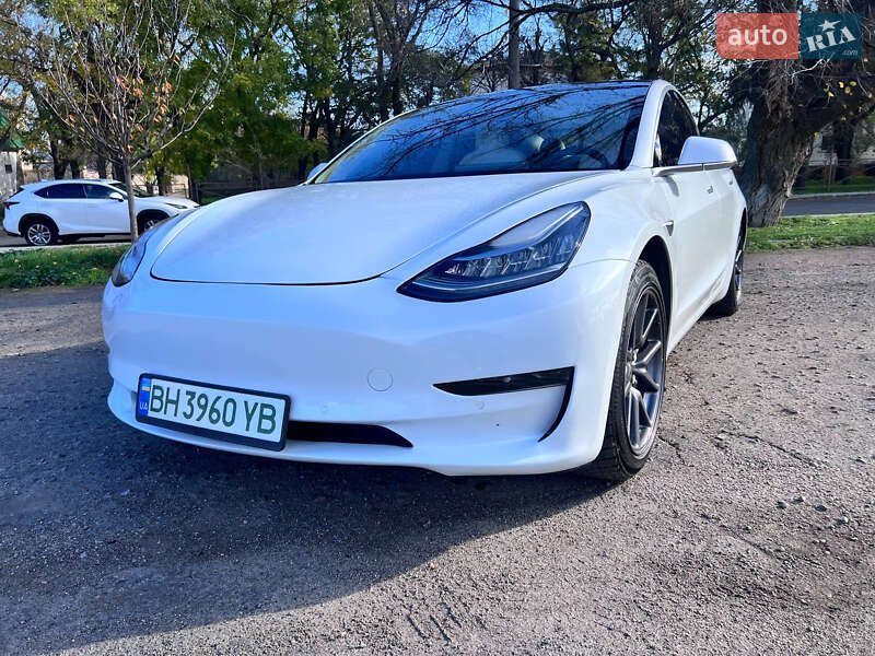 Седан Tesla Model 3 2020 в Одессе