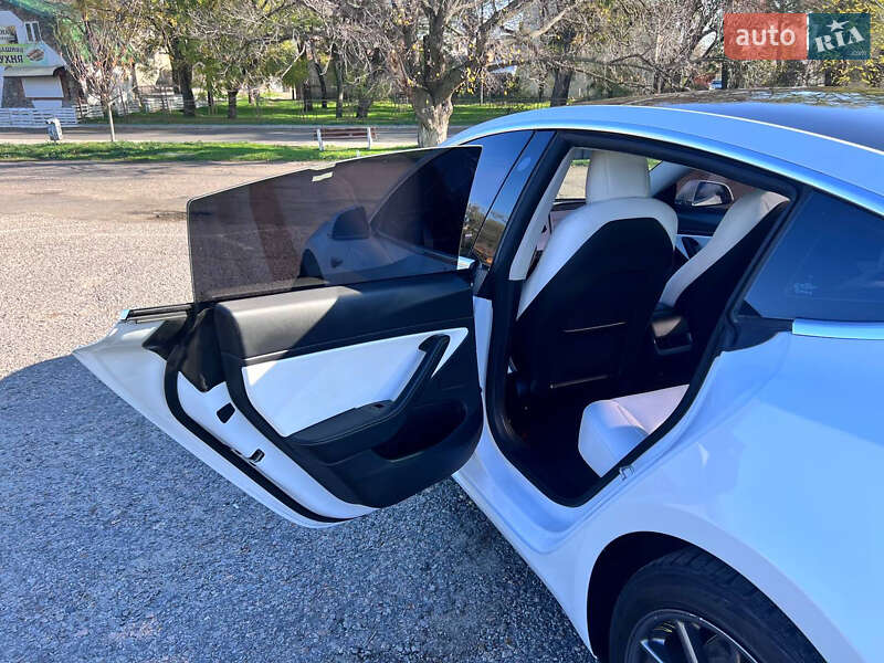 Седан Tesla Model 3 2020 в Одессе