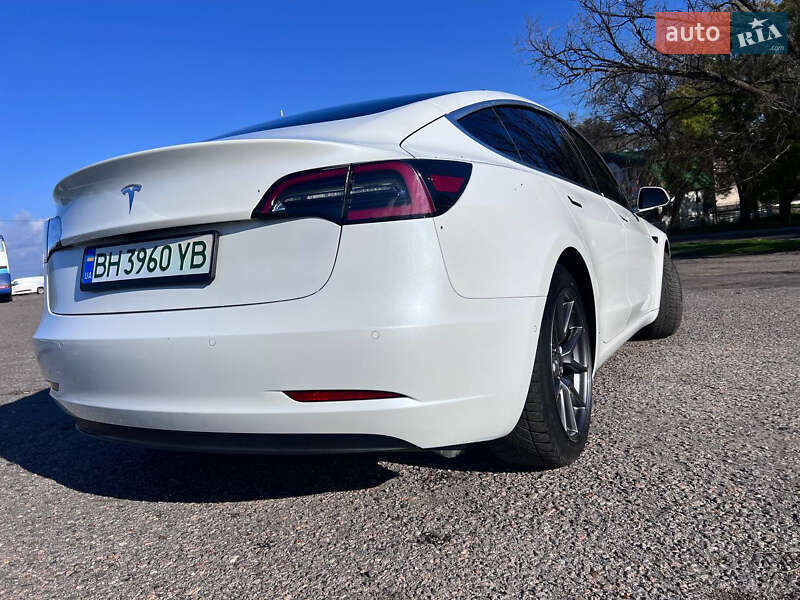 Седан Tesla Model 3 2020 в Одессе