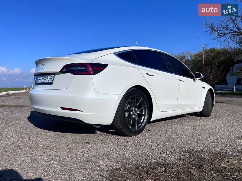 Седан Tesla Model 3 2020 в Одессе