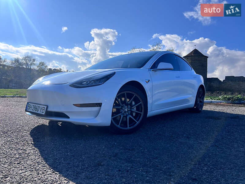 Седан Tesla Model 3 2020 в Одессе