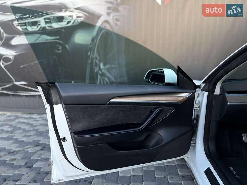 Седан Tesla Model 3 2023 в Львові фото 30 Седан Tesla Model 3 2023 в Львові