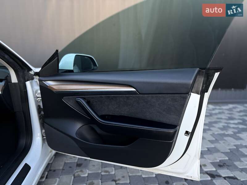 Седан Tesla Model 3 2023 в Львові фото 49 Седан Tesla Model 3 2023 в Львові