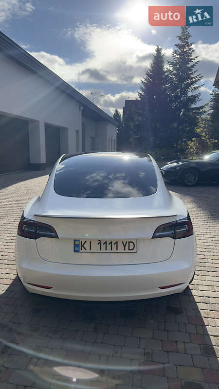 Седан Tesla Model 3 2022 в Києві