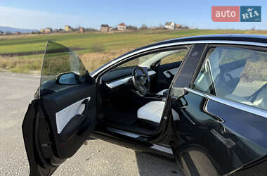 Седан Tesla Model 3 2019 в Дрогобичі