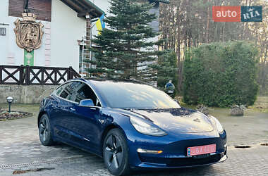 Седан Tesla Model 3 2018 в Львове