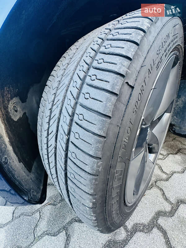 Седан Tesla Model 3 2018 в Львове фото 30 Седан Tesla Model 3 2018 в Львове