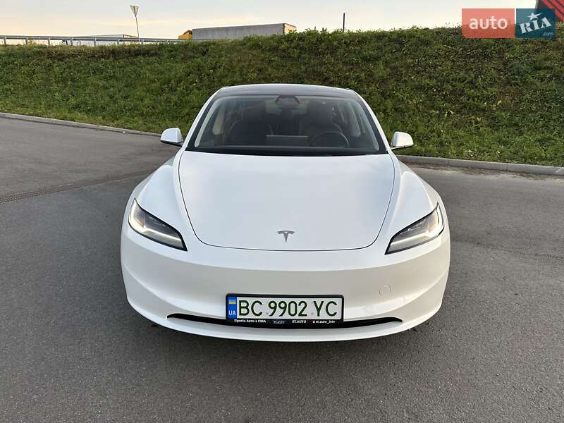 Седан Tesla Model 3 2024 в Львові