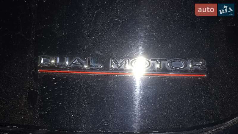 Седан Tesla Model 3 2019 в Луцке