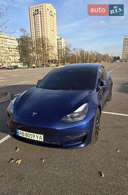 Седан Tesla Model 3 2022 в Києві