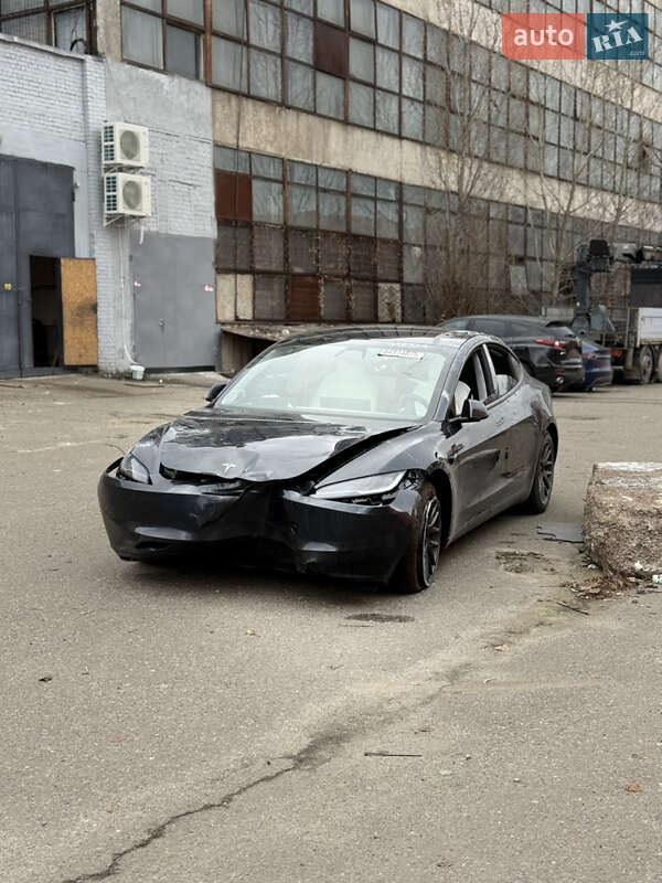 Седан Tesla Model 3 2025 в Киеве фото 6 Седан Tesla Model 3 2025 в Киеве