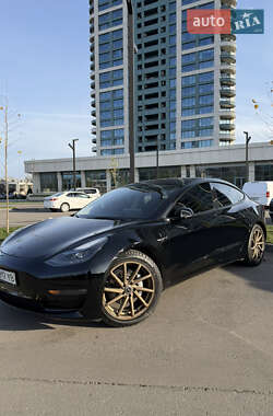 Седан Tesla Model 3 2022 в Днепре