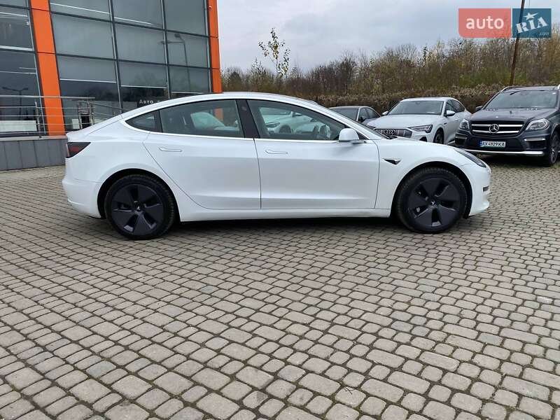 Седан Tesla Model 3 2019 в Львове