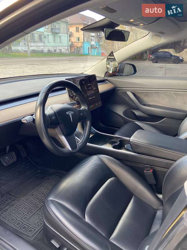Седан Tesla Model 3 2018 в Каменском