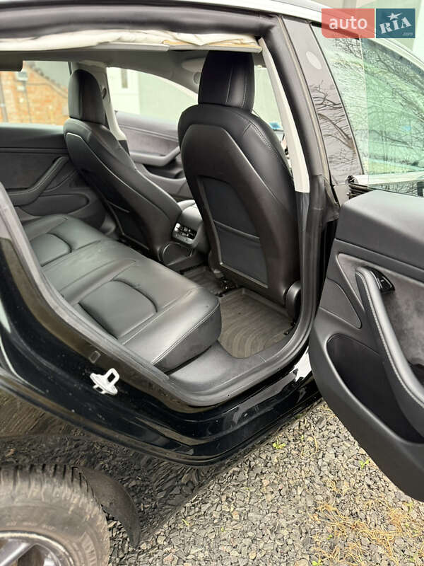 Седан Tesla Model 3 2020 в Луцьку