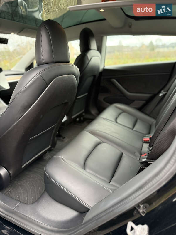 Седан Tesla Model 3 2020 в Луцьку