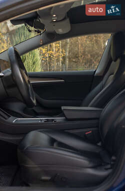 Седан Tesla Model 3 2021 в Черкассах
