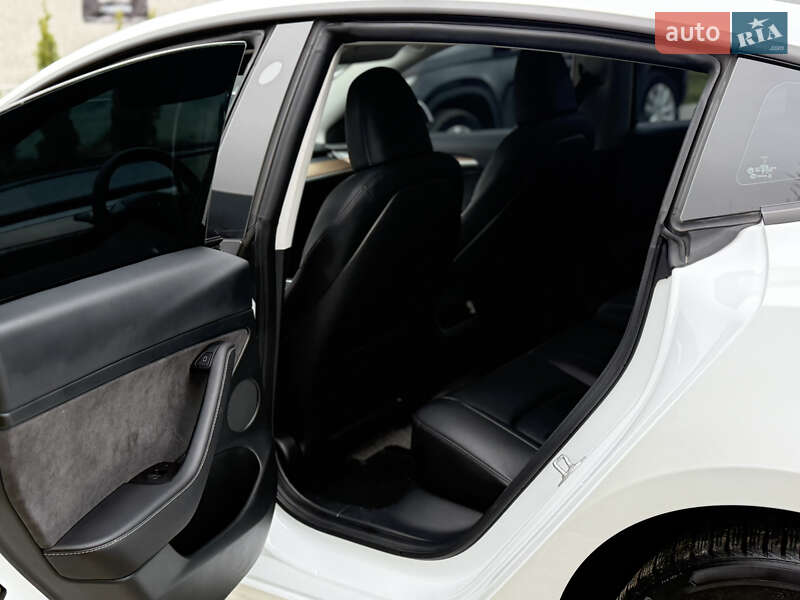 Седан Tesla Model 3 2023 в Львове фото 40 Седан Tesla Model 3 2023 в Львове