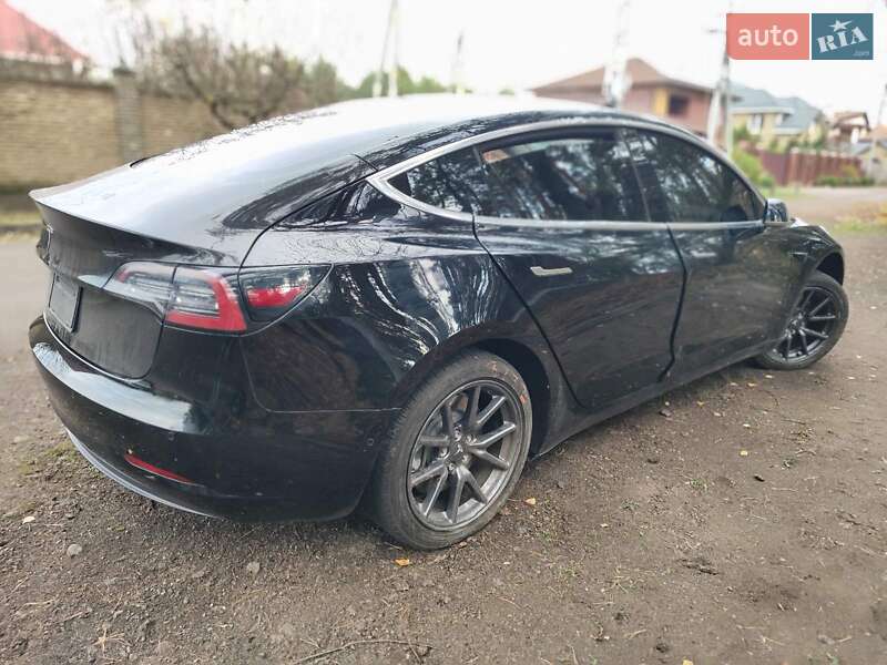 Седан Tesla Model 3 2018 в Києві