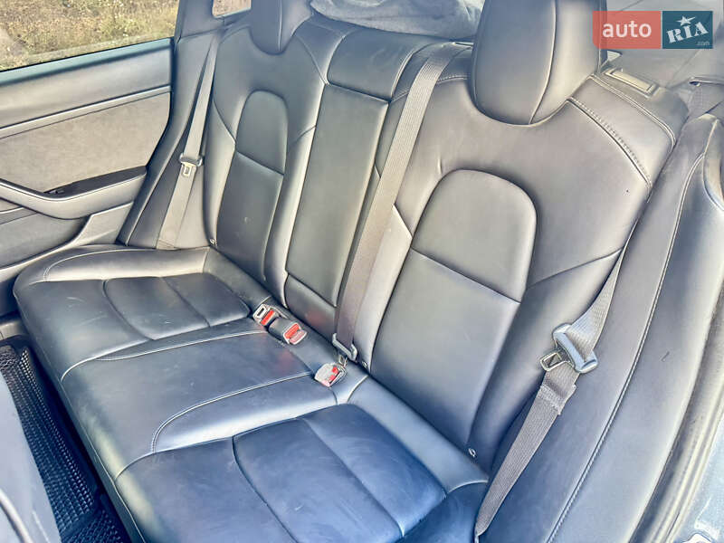 Седан Tesla Model 3 2021 в Могилев-Подольске