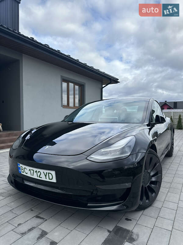 Седан Tesla Model 3 2021 в Львове