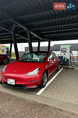 Седан Tesla Model 3 2020 в Рівному
