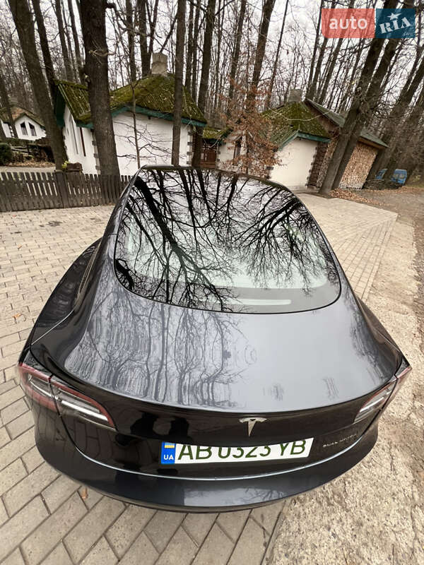 Седан Tesla Model 3 2021 в Киеве