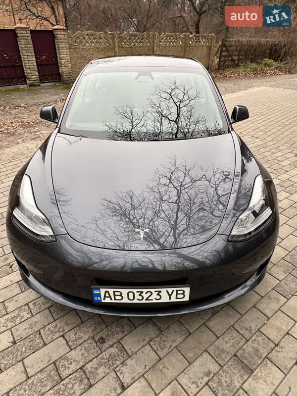 Седан Tesla Model 3 2021 в Киеве