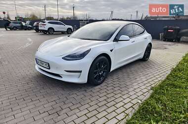 Седан Tesla Model 3 2022 в Киеве