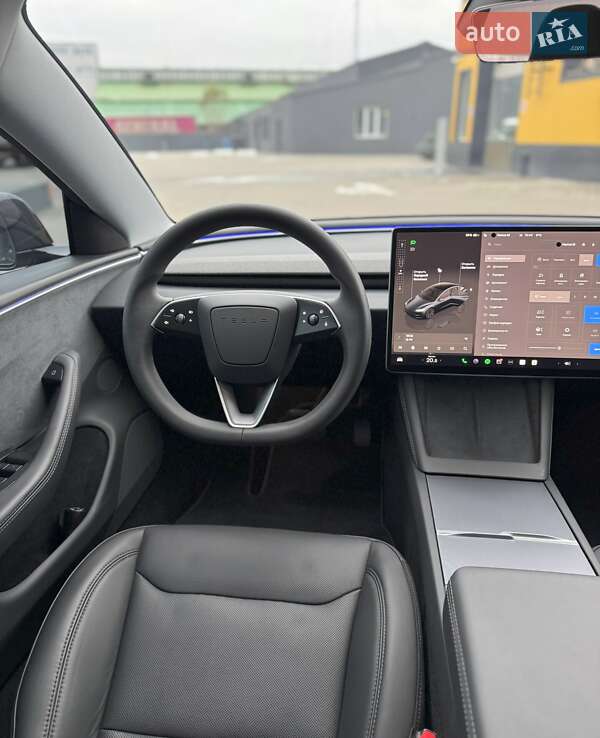 Седан Tesla Model 3 2025 в Києві