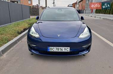 Седан Tesla Model 3 2021 в Львове