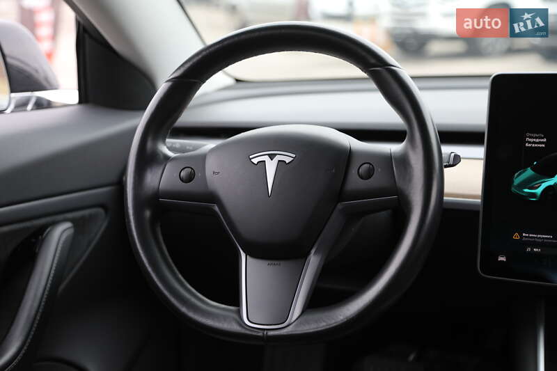 Седан Tesla Model 3 2019 в Харкові
