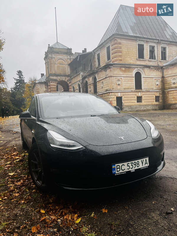 Tesla Model 3 2019
