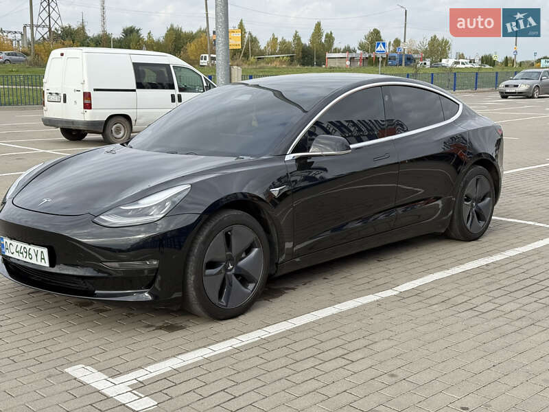 Седан Tesla Model 3 2019 в Нововолинську